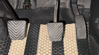 Used 2015 Hyundai Elite i20 Sportz 1.4 CRDI Diesel Manual interior PEDALS VIEW