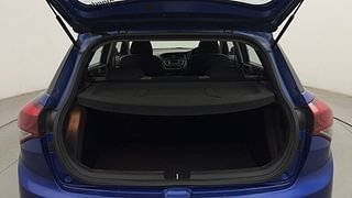 Used 2015 Hyundai Elite i20 Sportz 1.4 CRDI Diesel Manual interior DICKY INSIDE VIEW