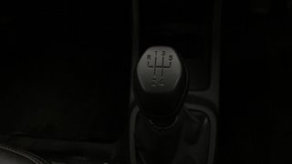 Used 2017 Renault Kwid RXT Petrol Manual interior GEAR  KNOB VIEW