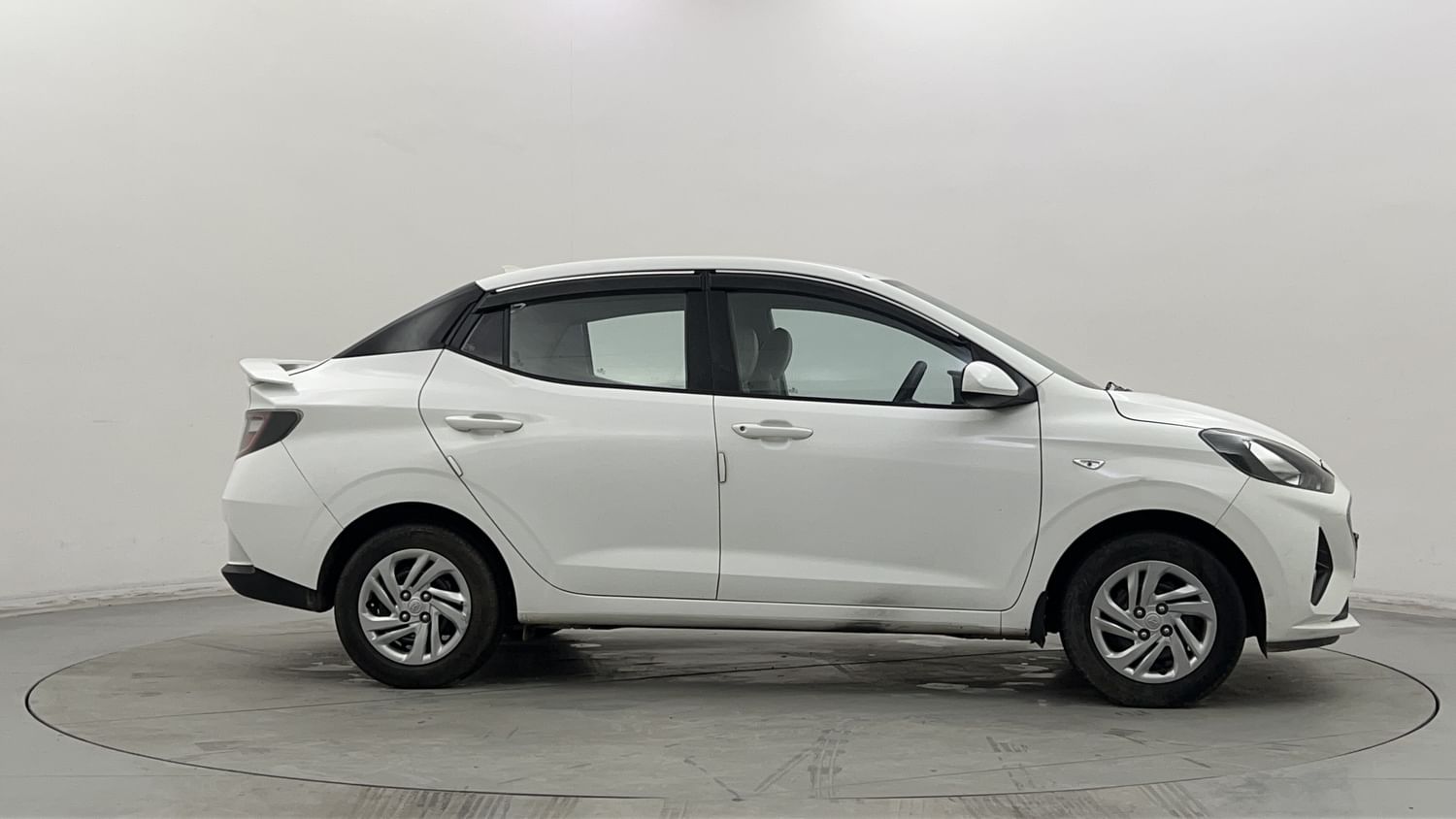 New Hyundai Aura exterior RIGHT SIDE VIEW