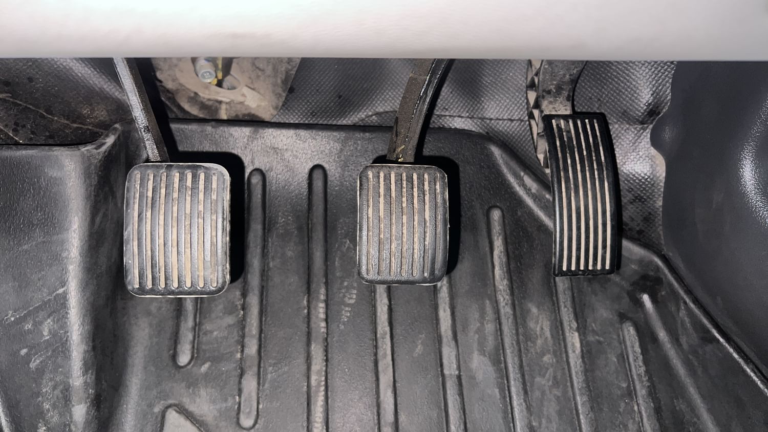 New Hyundai Aura interior PEDALS VIEW