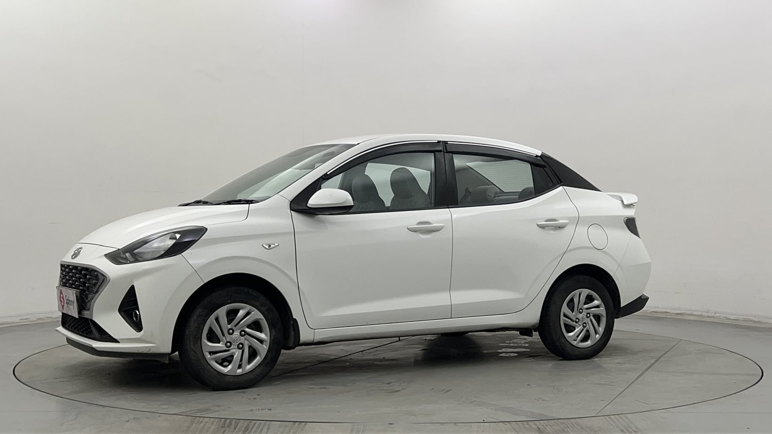 New Hyundai Aura exterior LEFT FRONT CORNER VIEW