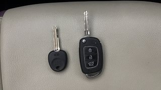 Used 2017 Hyundai Elite i20 Asta 1.2 Petrol Manual extra CAR KEY VIEW