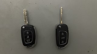 Used 2015 Hyundai Elite i20 Sportz 1.4 CRDI Diesel Manual extra CAR KEY VIEW