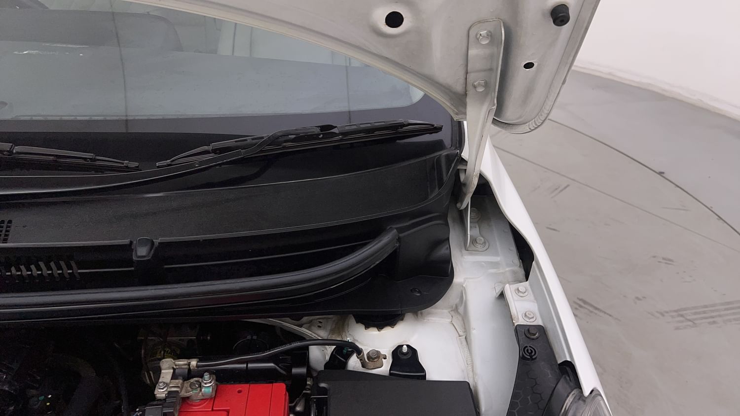 New Hyundai Aura engine ENGINE LEFT SIDE HINGE & APRON VIEW