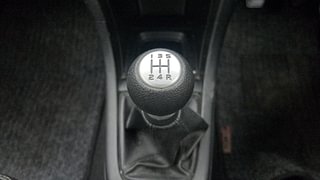 Used 2012 Maruti Suzuki Swift [2011-2017] VXi Petrol Manual interior GEAR  KNOB VIEW