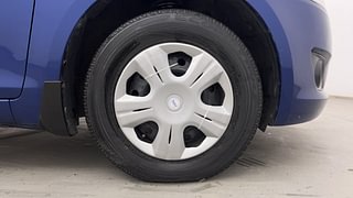 Used 2012 Maruti Suzuki Swift [2011-2017] VXi Petrol Manual tyres RIGHT FRONT TYRE RIM VIEW