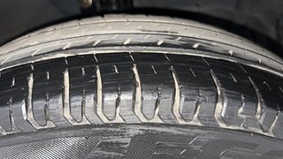 Used 2012 Maruti Suzuki Swift [2011-2017] VXi Petrol Manual tyres RIGHT FRONT TYRE TREAD VIEW
