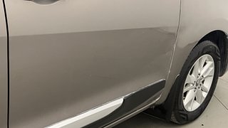 Used 2017 Toyota Innova Crysta 2.8 GX AT 7 STR Diesel Automatic dents MINOR DENT
