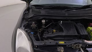 Used 2011 Maruti Suzuki Swift [2007-2011] VXi Petrol Manual engine ENGINE RIGHT SIDE HINGE & APRON VIEW