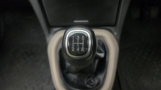 Used 2014 Hyundai Xcent S (O) Petrol Petrol Manual interior GEAR  KNOB VIEW