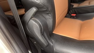 Used 2017 Toyota Innova Crysta 2.8 GX AT 7 STR Diesel Automatic top_features Rear passenger adjustable seats