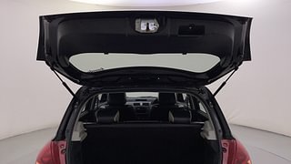 Used 2011 Maruti Suzuki Swift [2007-2011] VXi Petrol Manual interior DICKY DOOR OPEN VIEW