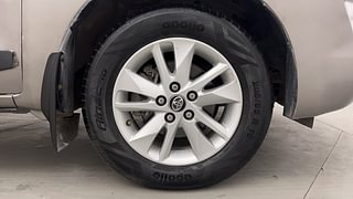 Used 2017 Toyota Innova Crysta 2.8 GX AT 7 STR Diesel Automatic tyres RIGHT FRONT TYRE RIM VIEW