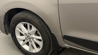 Used 2017 Toyota Innova Crysta 2.8 GX AT 7 STR Diesel Automatic dents MINOR DENT