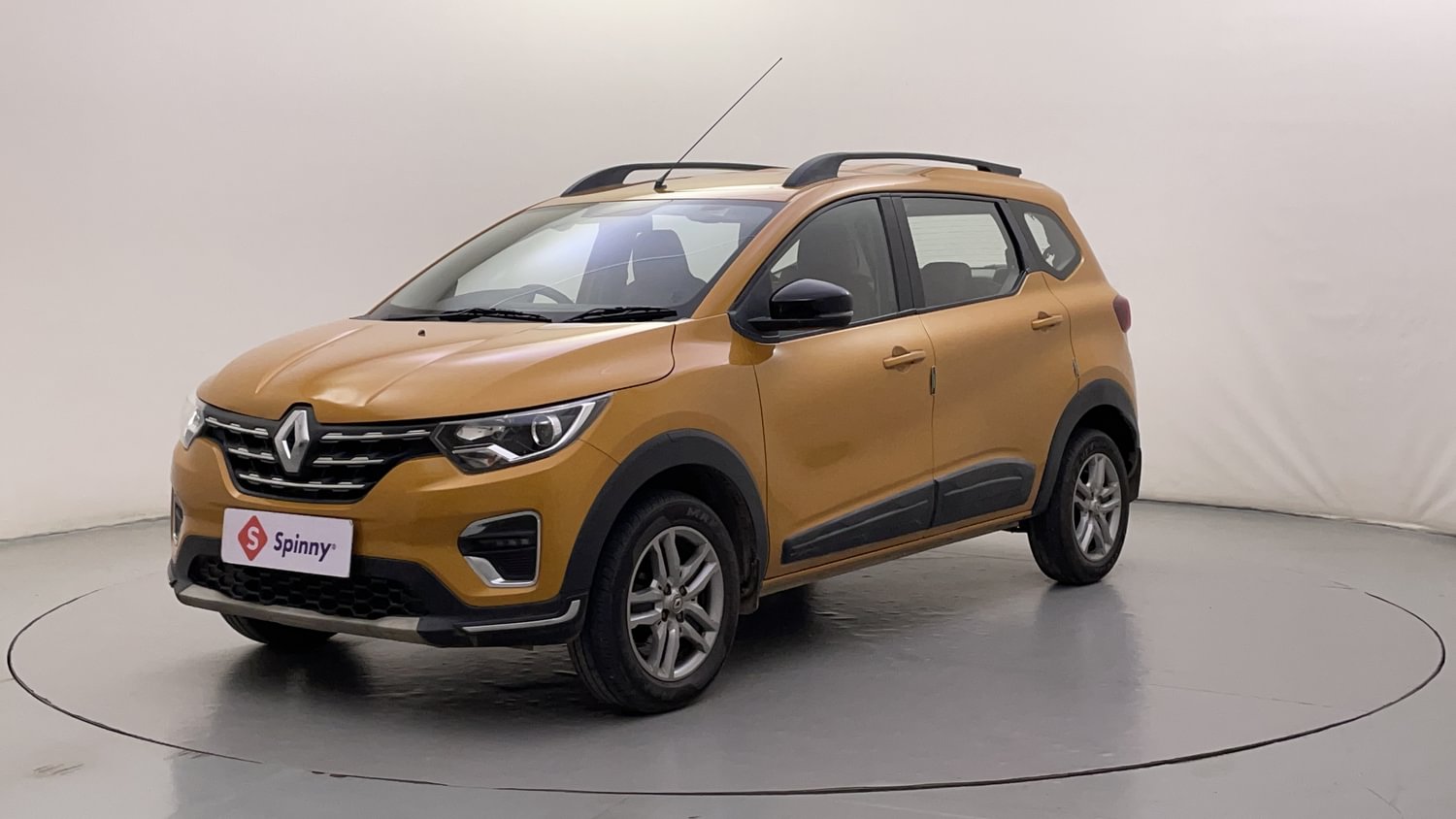 New Renault Triber exterior LEFT FRONT CORNER VIEW