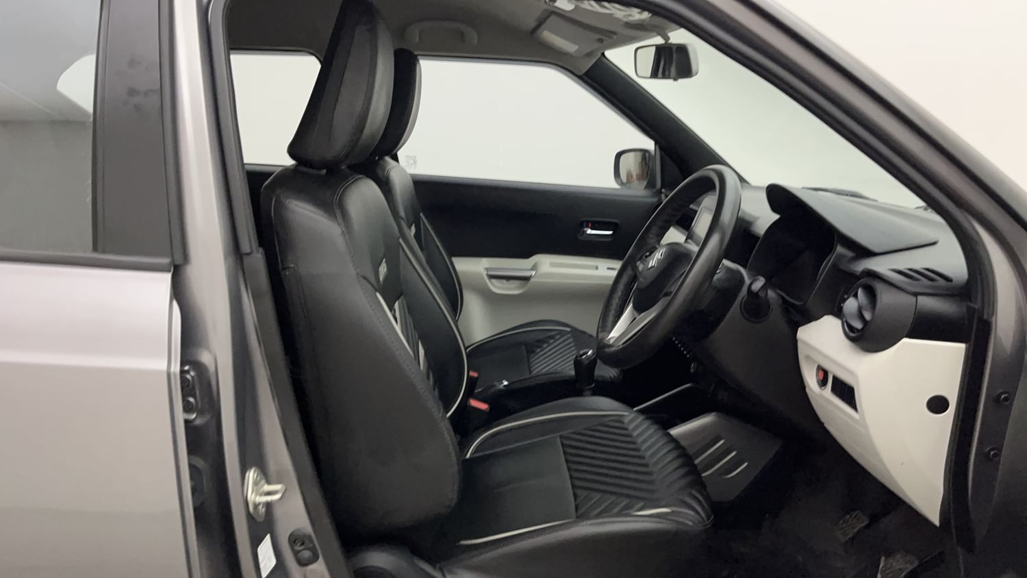 New Maruti Suzuki Ignis interior RIGHT SIDE FRONT DOOR CABIN VIEW