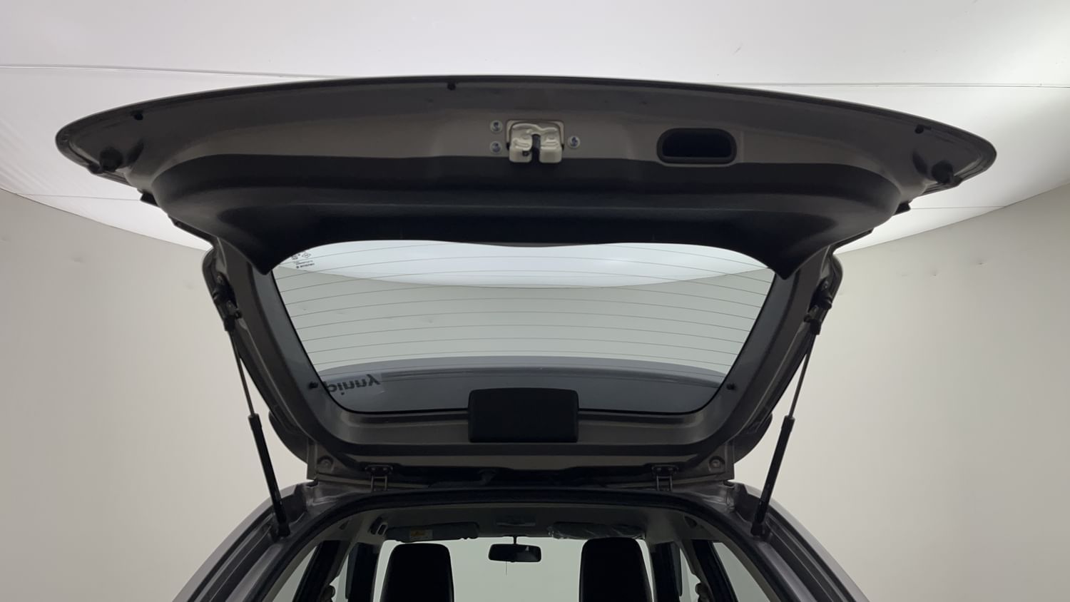 New Maruti Suzuki Ignis interior DICKY DOOR OPEN VIEW