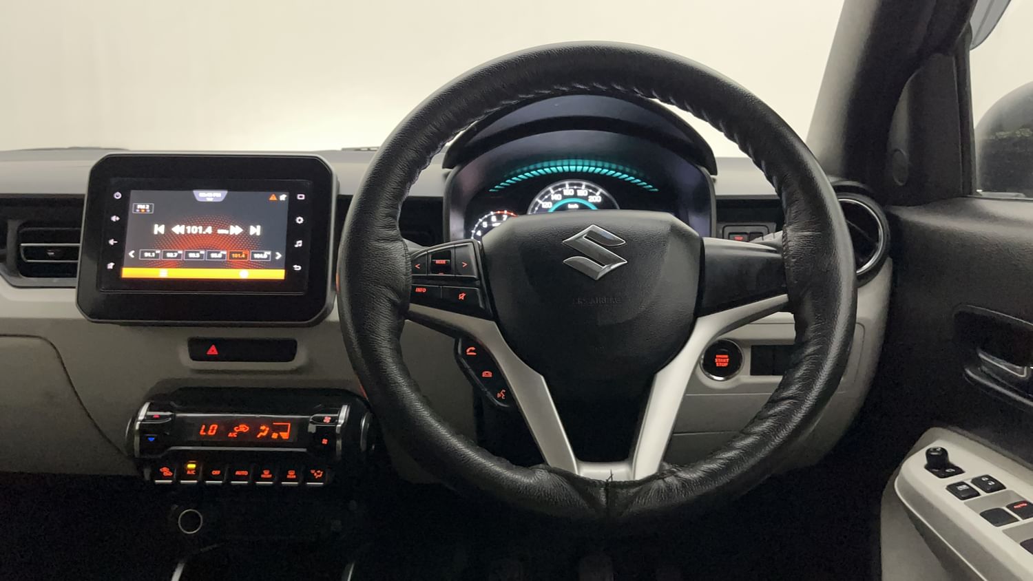 New Maruti Suzuki Ignis interior STEERING VIEW