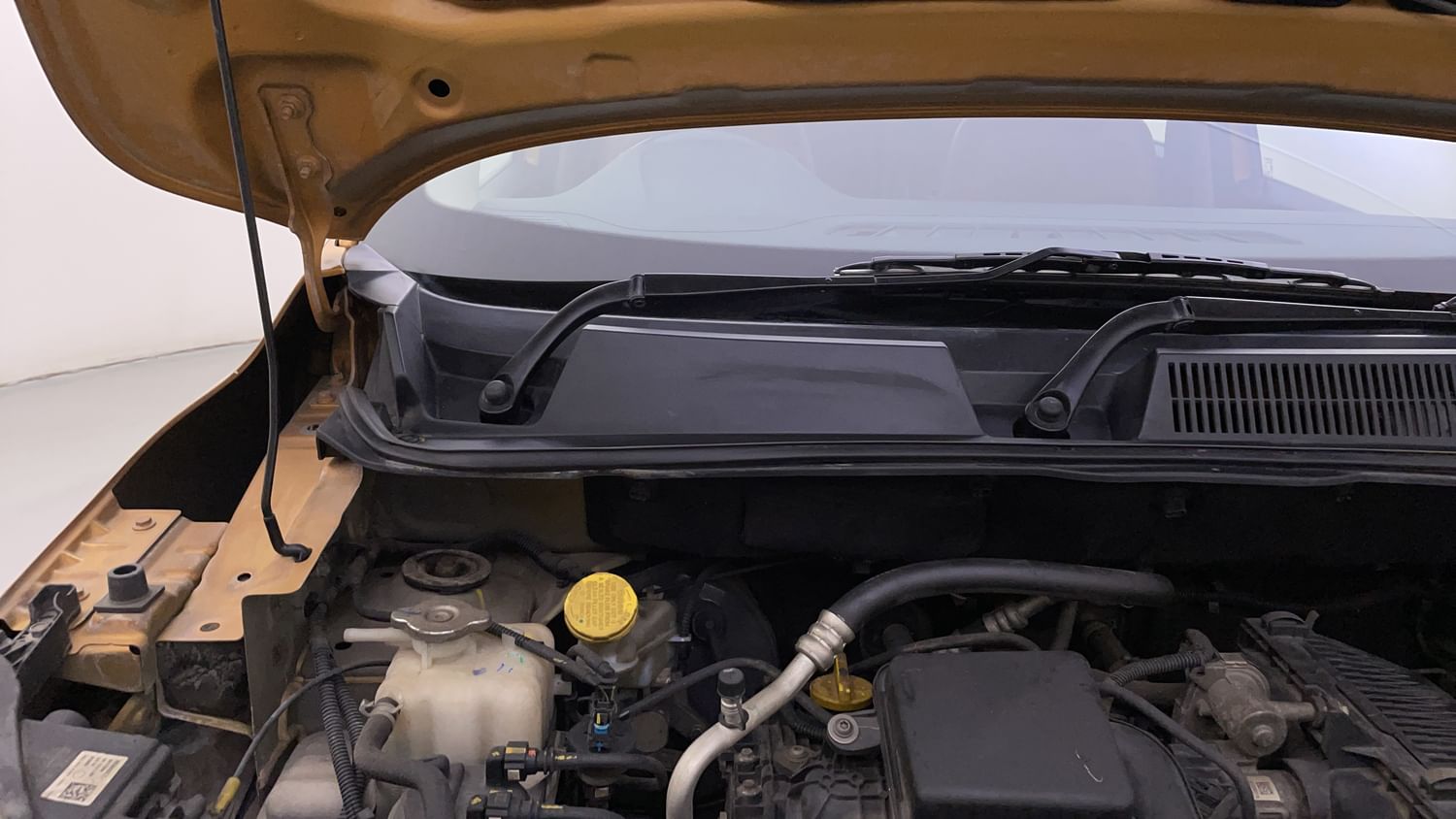 New Renault Triber engine ENGINE RIGHT SIDE HINGE & APRON VIEW