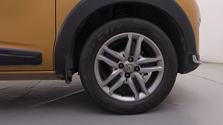Used 2021 Renault Triber RXZ AMT Petrol Automatic tyres RIGHT FRONT TYRE RIM VIEW