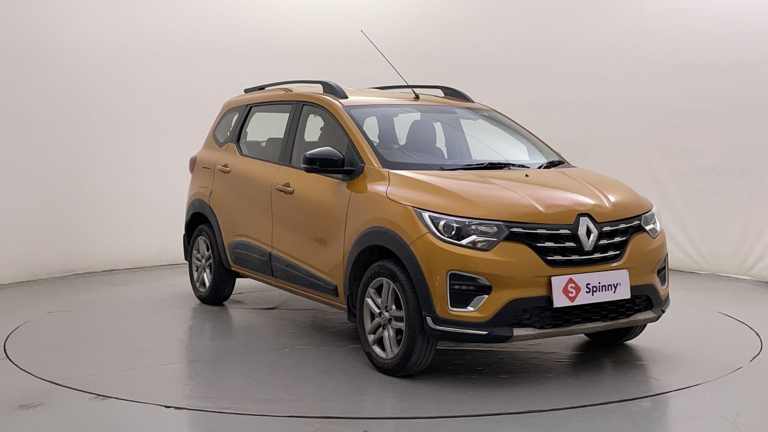 New Renault Triber exterior RIGHT FRONT CORNER VIEW