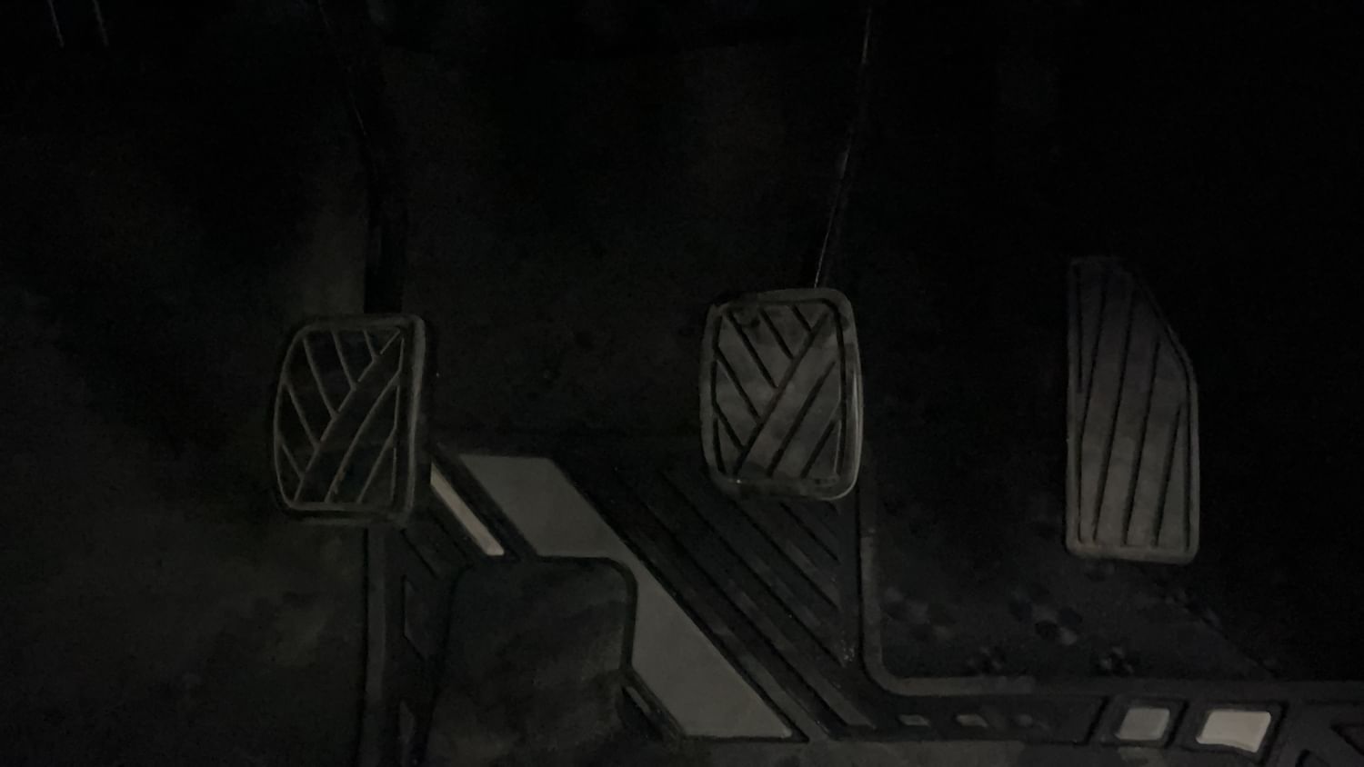 New Maruti Suzuki Ignis interior PEDALS VIEW