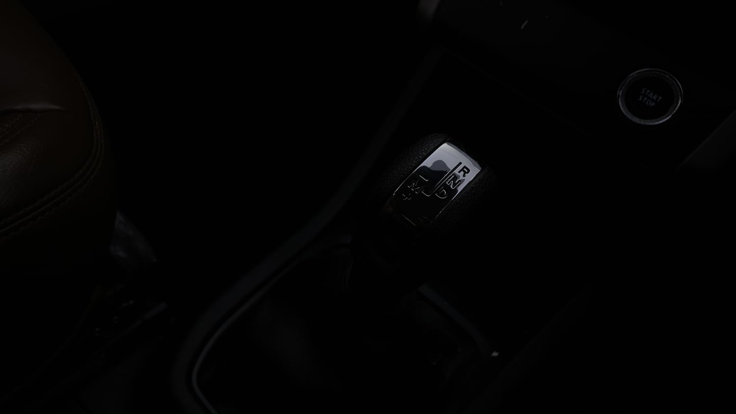 New Renault Triber interior GEAR  KNOB VIEW