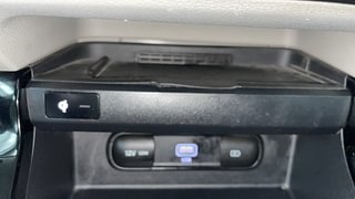 Used 2020 Kia Seltos [2019-2021] HTX Plus AT D Diesel Automatic top_features Wireless phone charging
