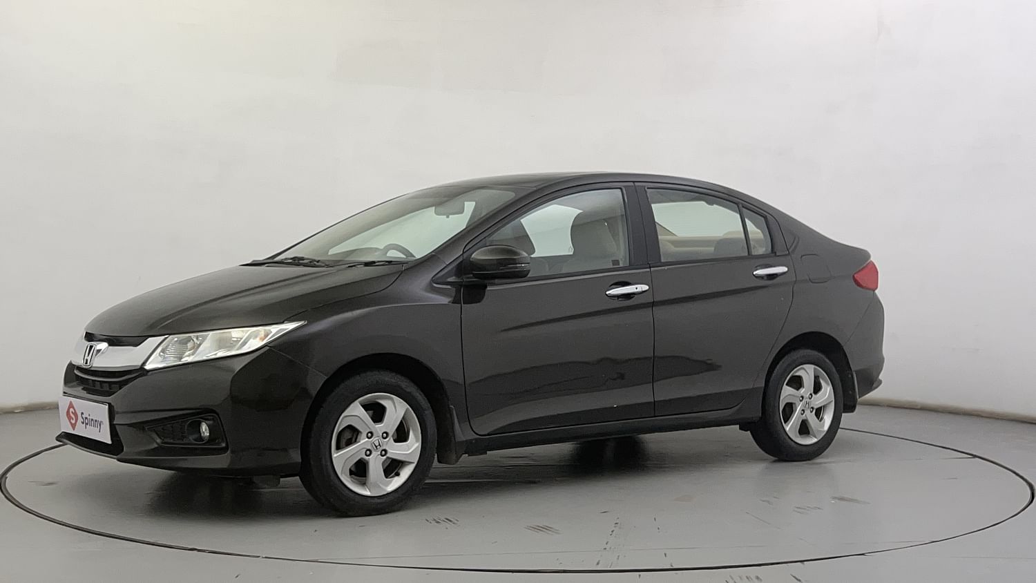 LEFT FRONT CORNER VIEW