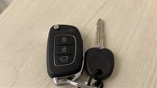 Used 2023 Hyundai Grand i10 Nios Magna 1.2 Petrol Manual extra CAR KEY VIEW