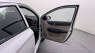Used 2014 Hyundai i20 Asta 1.4 CRDI Diesel Manual interior RIGHT FRONT DOOR OPEN VIEW