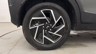 Used 2024 Mahindra XUV 3XO AX7L 1.2 Petrol AT Petrol Automatic tyres RIGHT REAR TYRE RIM VIEW