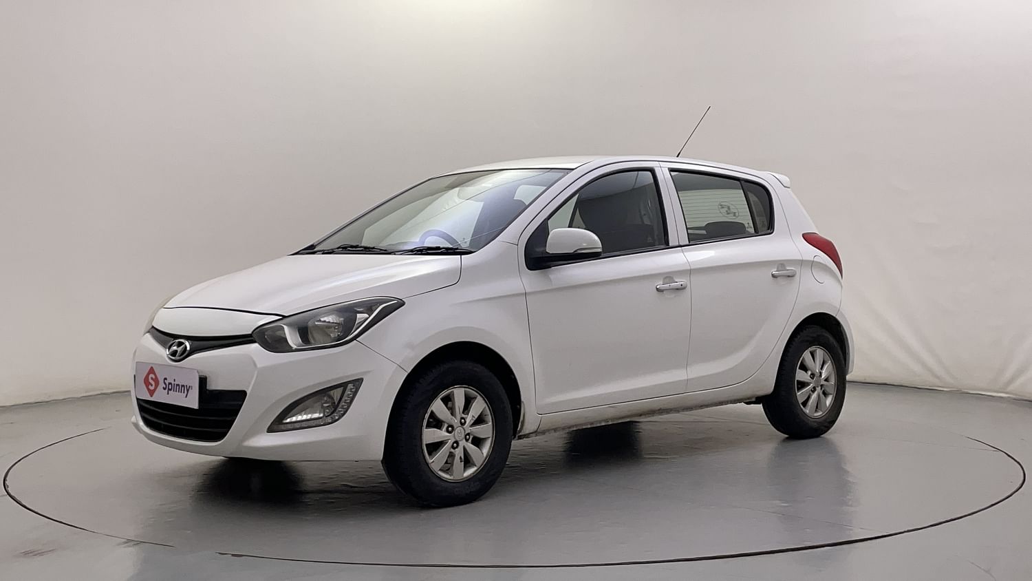 LEFT FRONT CORNER VIEW