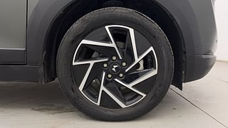 Used 2024 Mahindra XUV 3XO AX7L 1.2 Petrol AT Petrol Automatic tyres RIGHT FRONT TYRE RIM VIEW