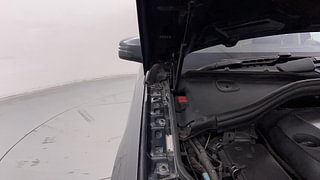 Used 2017 Mercedes-Benz GLS [2016-2020] 350 d 4MATIC Diesel Automatic engine ENGINE RIGHT SIDE HINGE & APRON VIEW