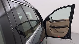 Used 2017 Mercedes-Benz GLS [2016-2020] 350 d 4MATIC Diesel Automatic interior RIGHT FRONT DOOR OPEN VIEW
