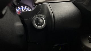 Used 2022 Toyota Innova Crysta 2.7 ZX AT 7 STR Petrol Automatic top_features Keyless start