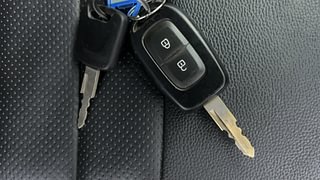 Used 2017 Datsun Redi-GO [2015-2019] S 0.8L Limited Edition Petrol Manual extra CAR KEY VIEW