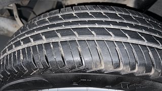Used 2019 Renault Kwid [2017-2019] RXT 1.0 SCE Special (O) Petrol Manual tyres LEFT REAR TYRE TREAD VIEW