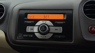 Used 2013 Honda Amaze 1.2 VX i-VTEC Petrol Manual top_features Integrated (in-dash) music system