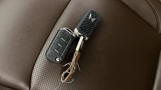 Used 2023 Mahindra Scorpio N Z8 L Petrol AT 7 STR Petrol Automatic extra CAR KEY VIEW