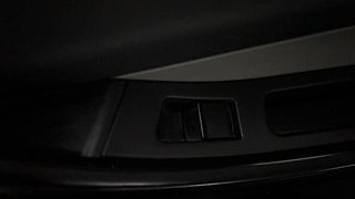 Used 2019 Tata Nexon [2017-2020] XMA AMT Petrol Petrol Automatic top_features Rear power window