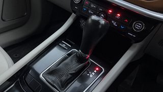 Used 2023 Jeep Compass Limited (O) 1.4 Petrol DCT Petrol Automatic interior GEAR  KNOB VIEW
