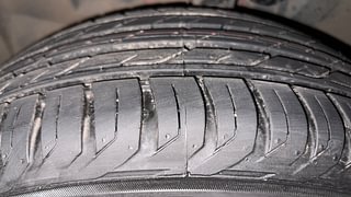 Used 2023 Jeep Compass Limited (O) 1.4 Petrol DCT Petrol Automatic tyres LEFT FRONT TYRE TREAD VIEW