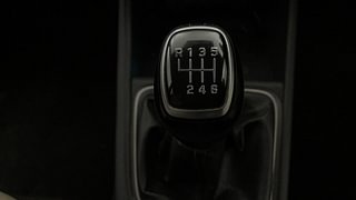 Used 2019 Hyundai Verna SX (O) 1.6 CRDi Diesel Manual interior GEAR  KNOB VIEW