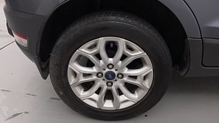 Used 2014 Ford EcoSport Titanium 1.5 Ti-VCT AT Petrol Automatic tyres RIGHT REAR TYRE RIM VIEW