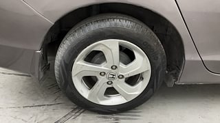 Used 2015 Honda City VX CVT Petrol Automatic tyres RIGHT REAR TYRE RIM VIEW