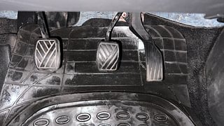 Used 2018 Maruti Suzuki Vitara Brezza VDi (O) Diesel Manual interior PEDALS VIEW