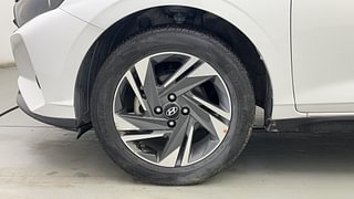 Used 2021 Hyundai New i20 Asta (O) 1.0 Turbo DCT Petrol Automatic tyres LEFT FRONT TYRE RIM VIEW